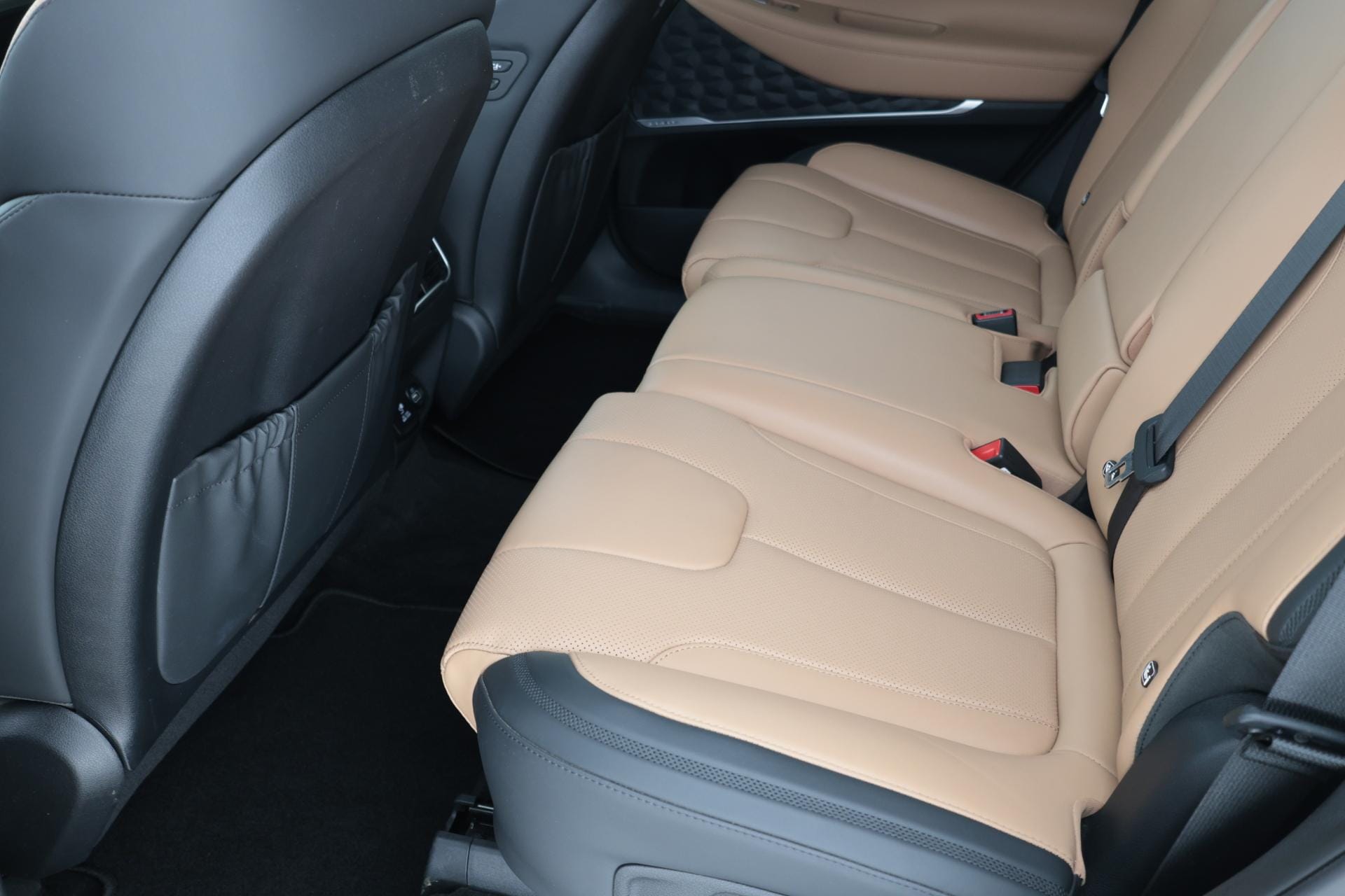 Myydään Hyundai Santa Fe 2022 12