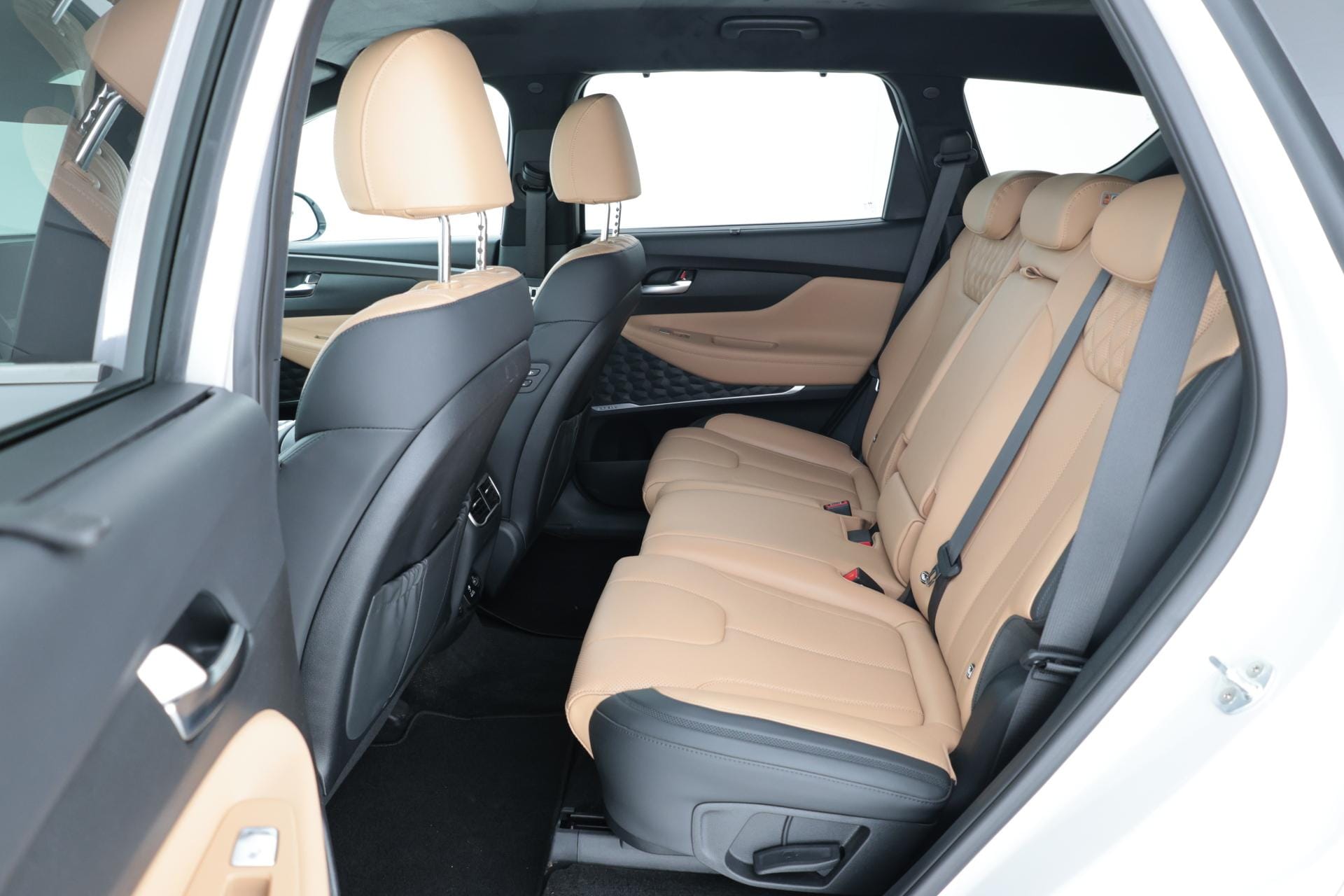 Myydään Hyundai Santa Fe 2022 17