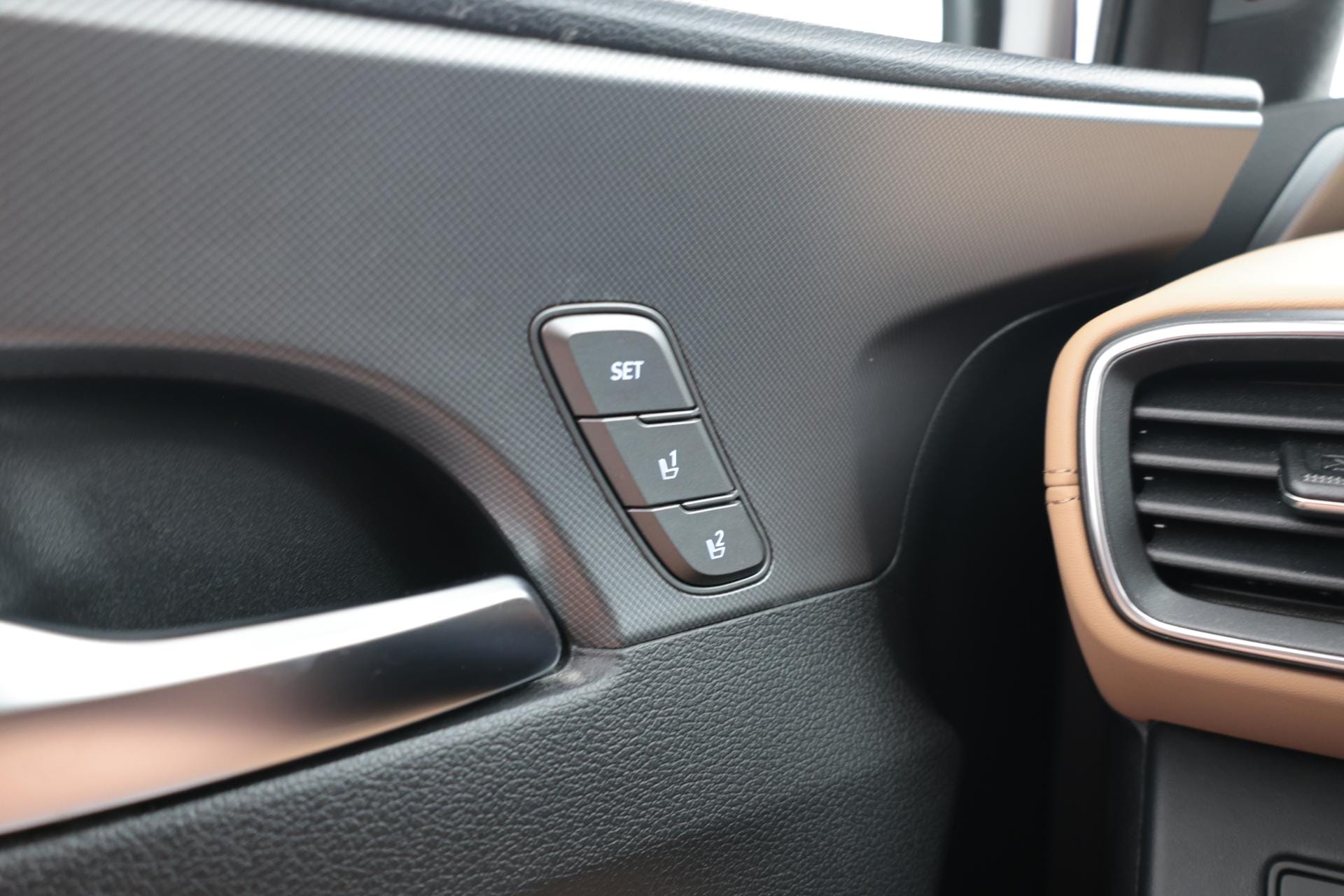Myydään Hyundai Santa Fe 2022 25