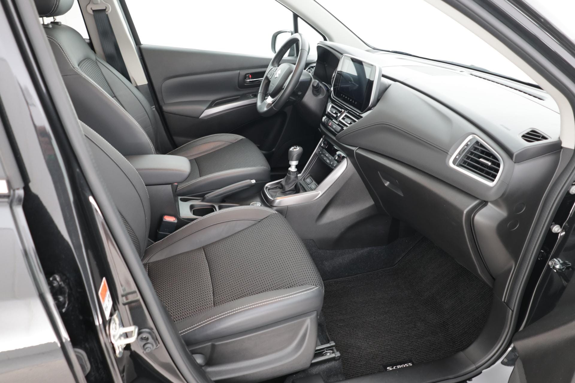 Myydään Suzuki S-cross 2023 13