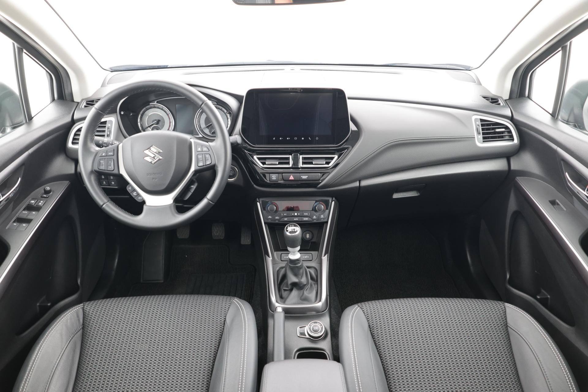 Myydään Suzuki S-cross 2023 14