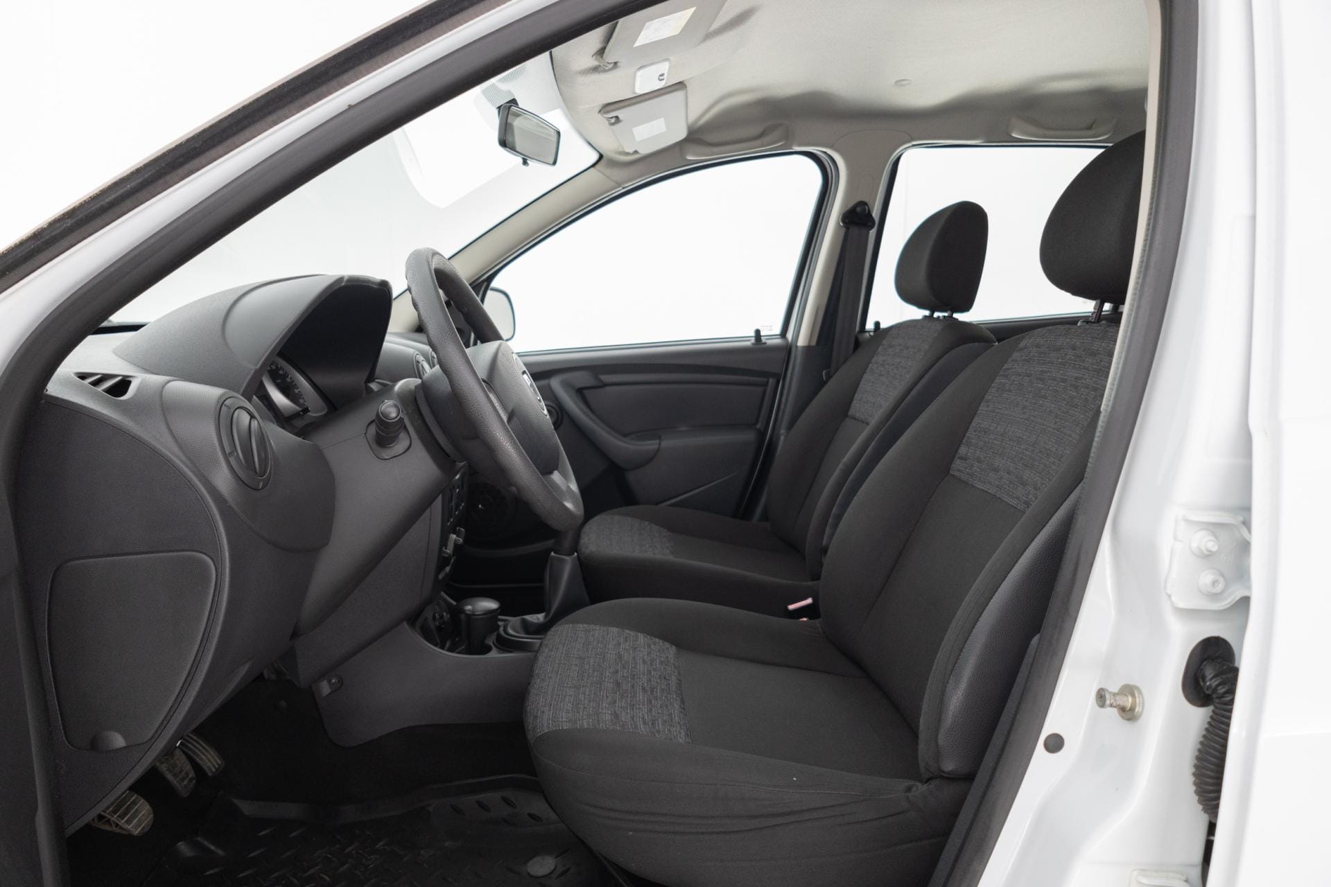 Myydään Dacia Duster 2011 10