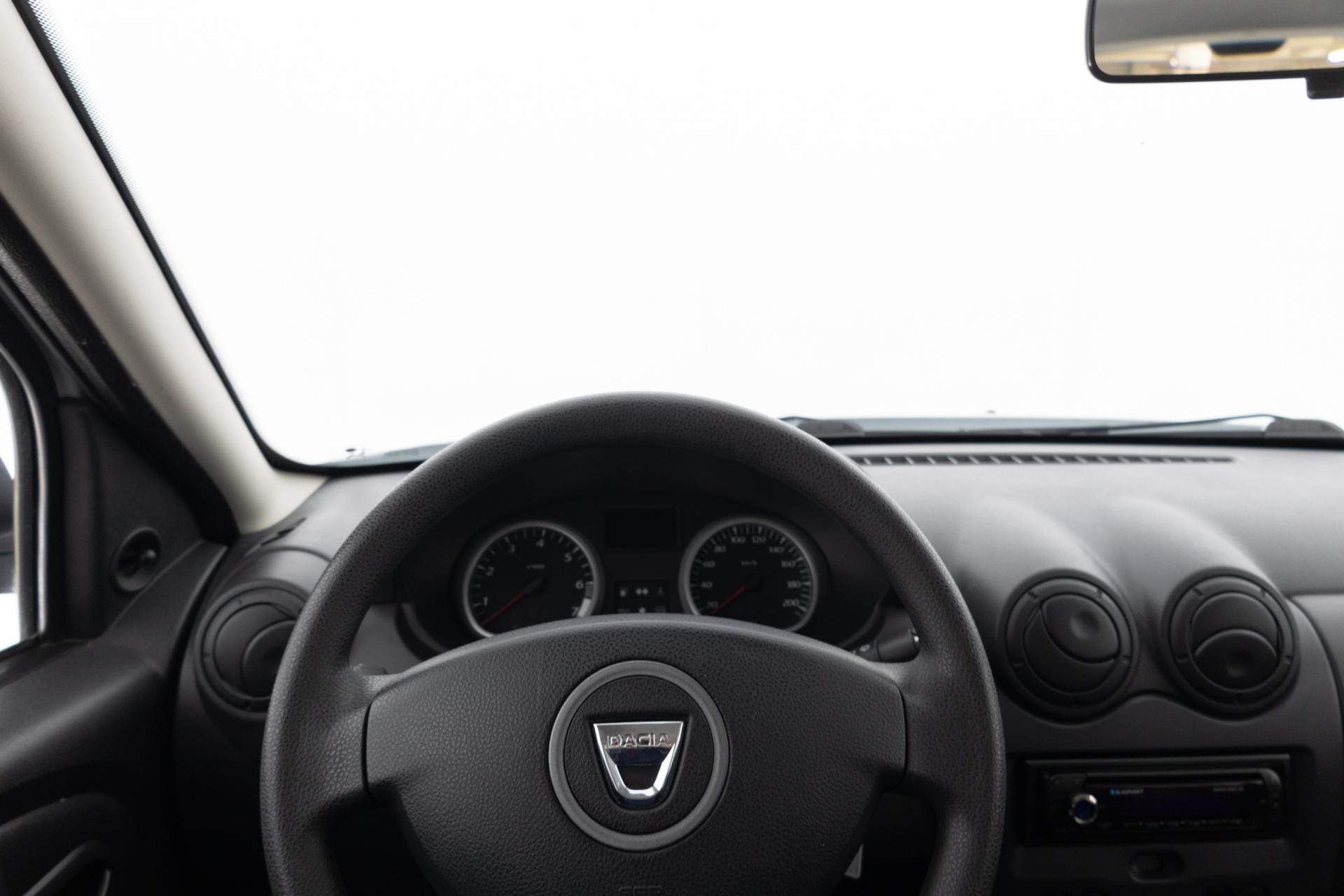 Myydään Dacia Duster 2011 14