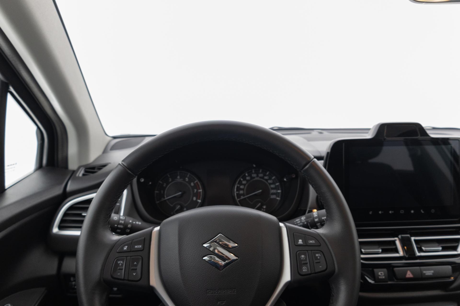 Myydään Suzuki S-cross 2025 16