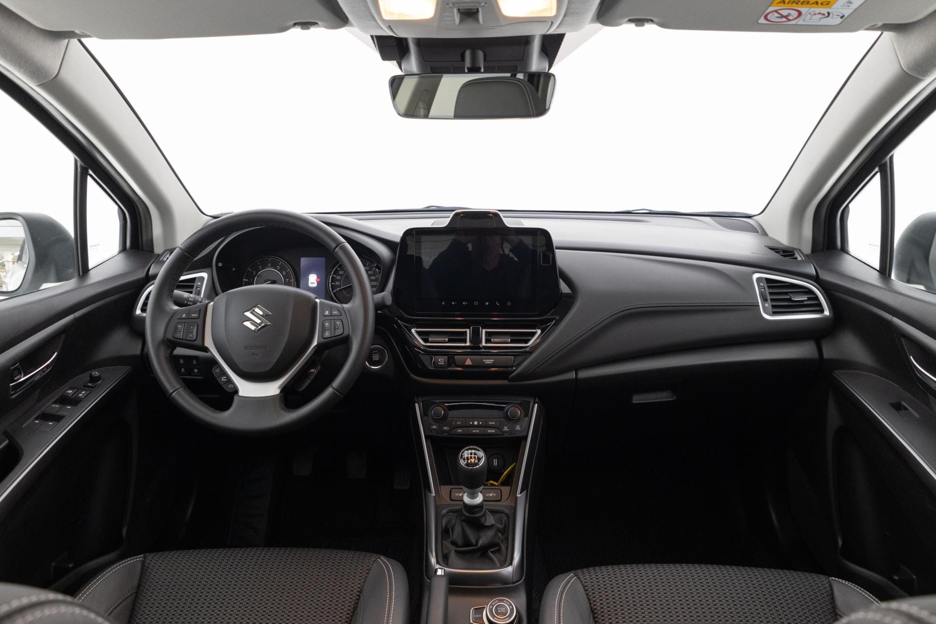 Myydään Suzuki S-cross 2025 15