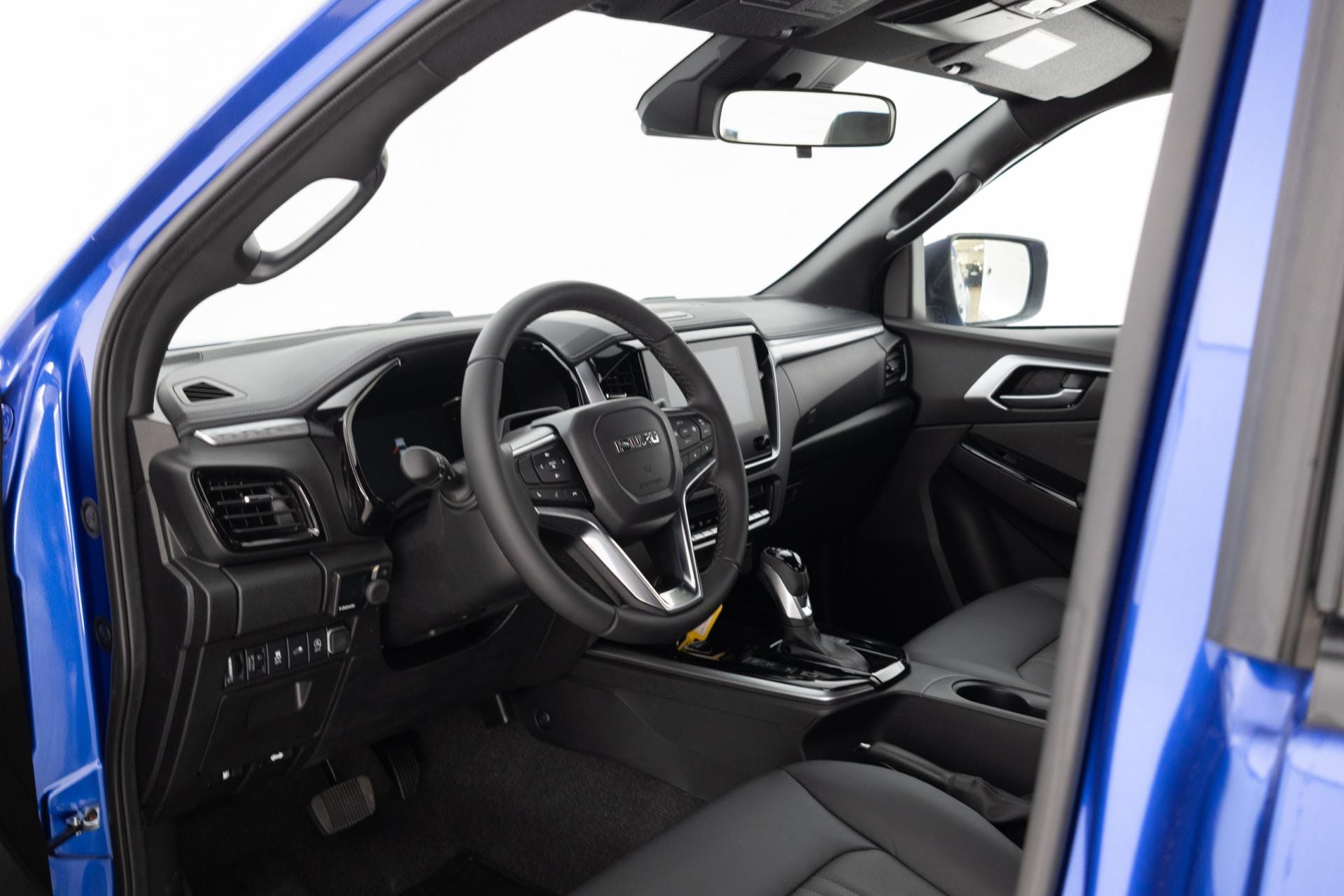 Myydään Isuzu D-Max 2026 10