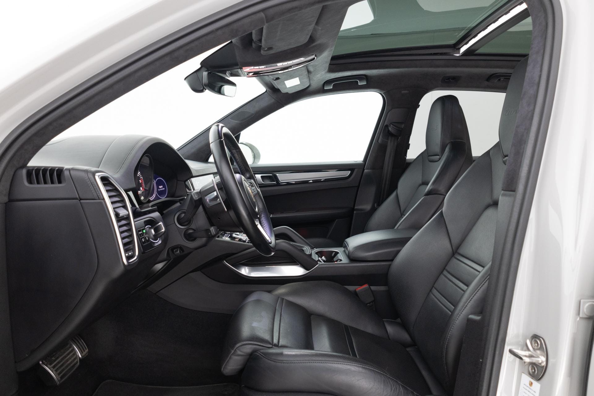 Myydään Porsche Cayenne 2020 14