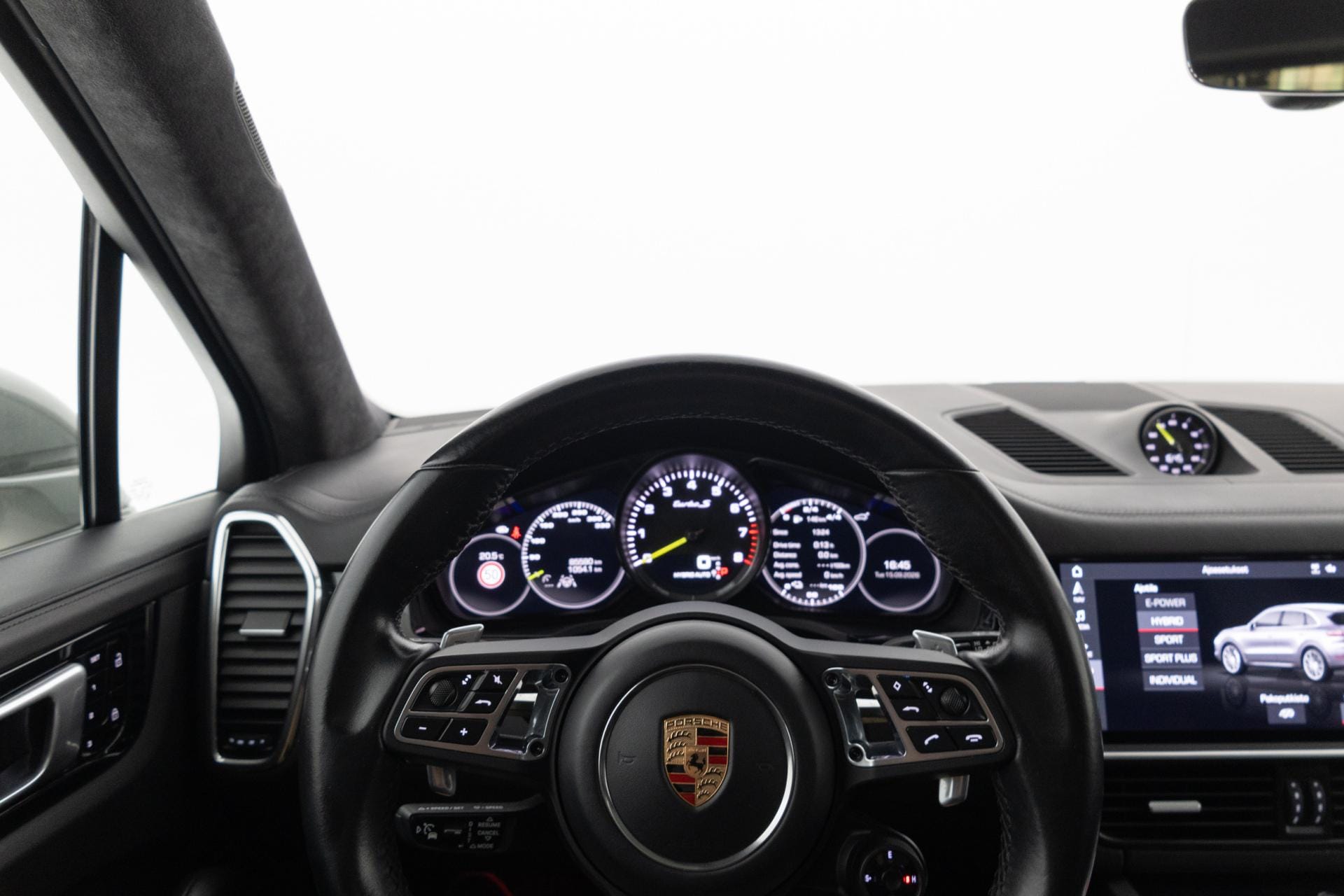 Myydään Porsche Cayenne 2020 20