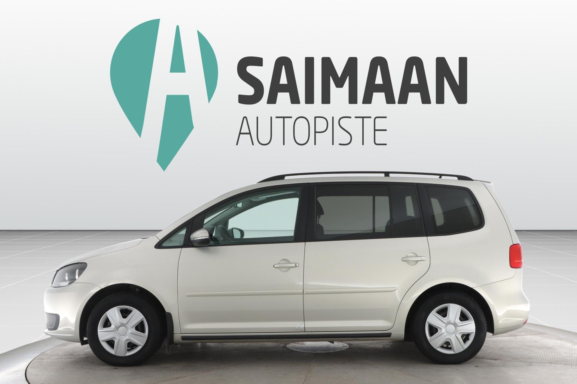 Myydään Volkswagen Touran 2011 2