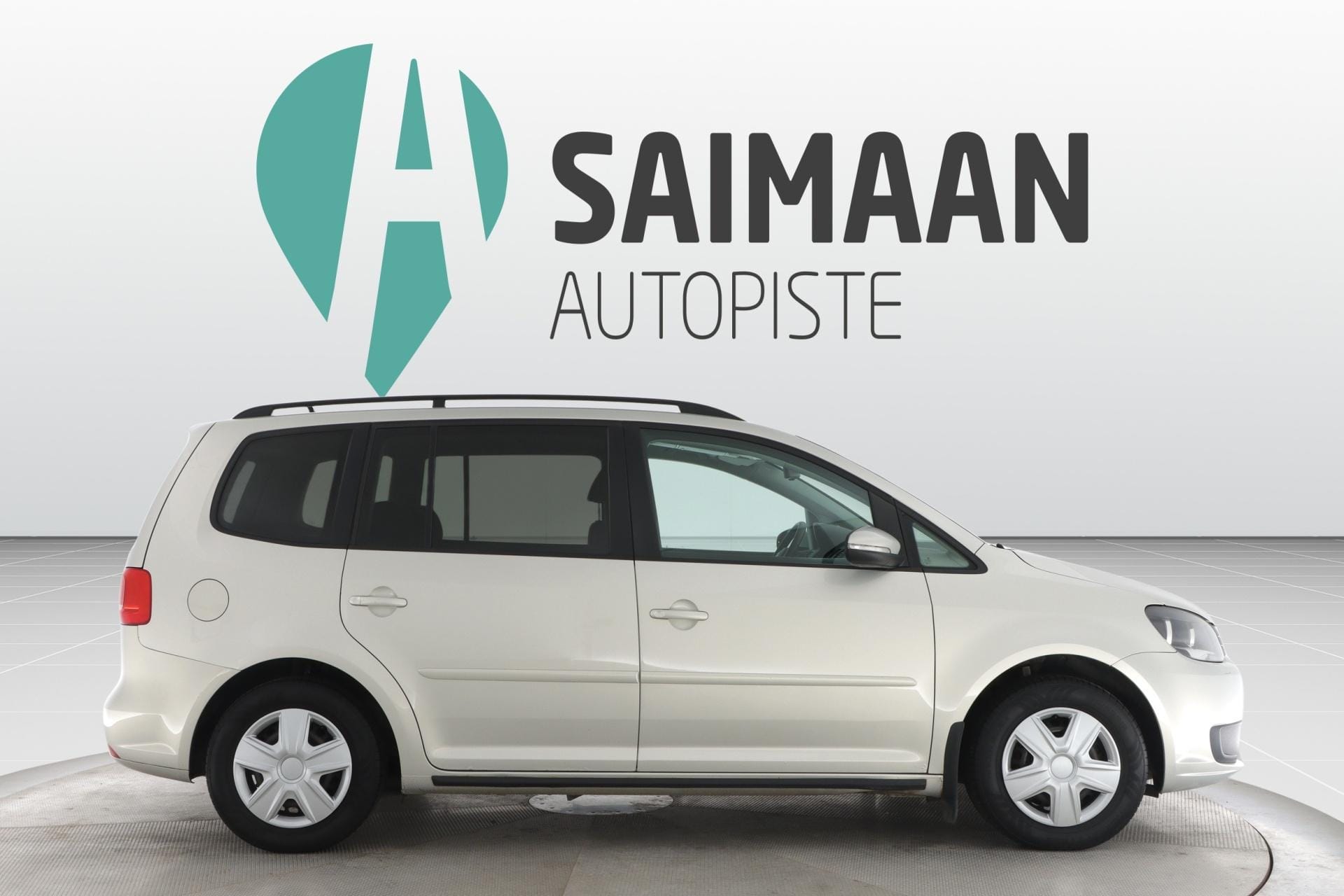 Myydään Volkswagen Touran 2011 6