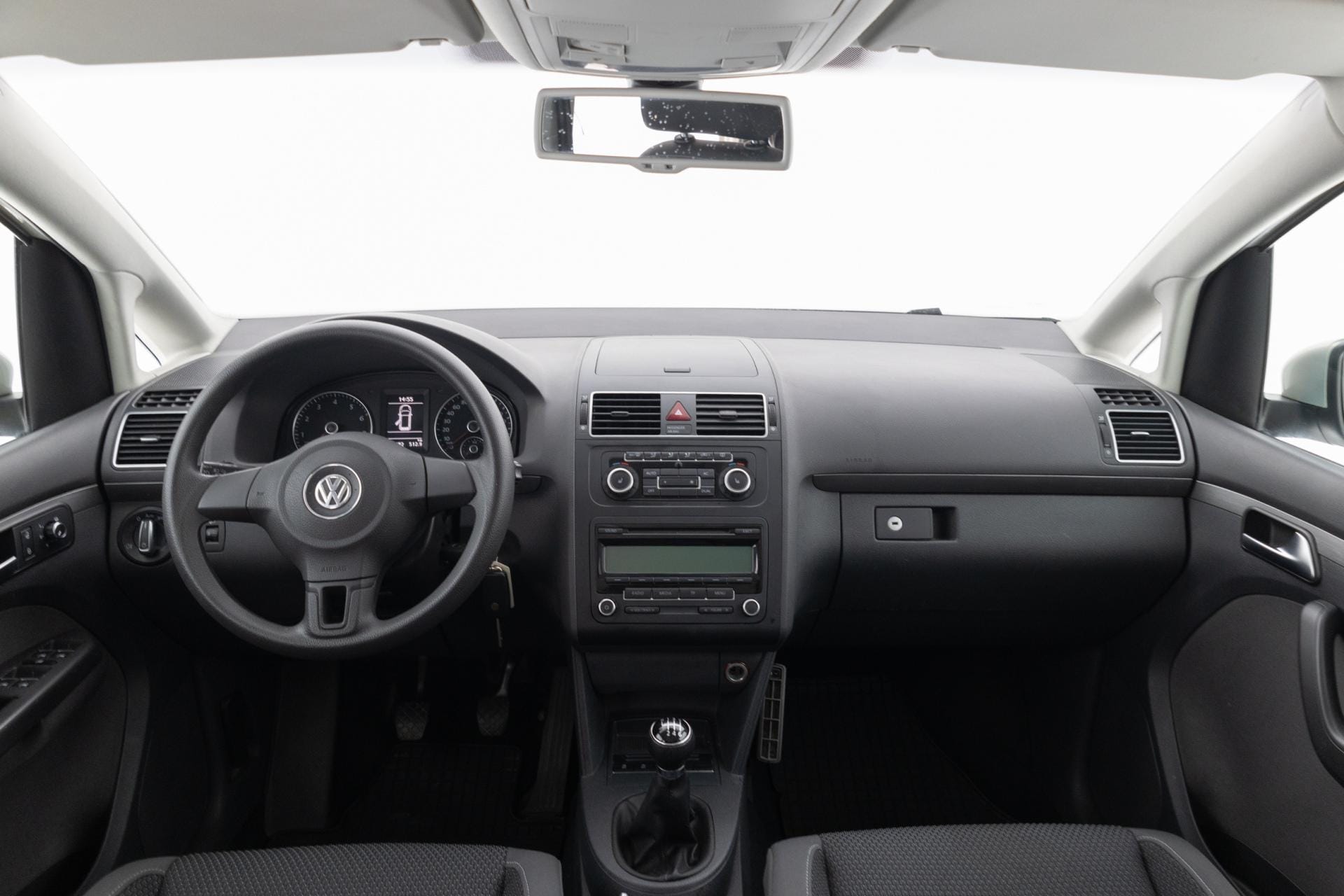 Myydään Volkswagen Touran 2011 13
