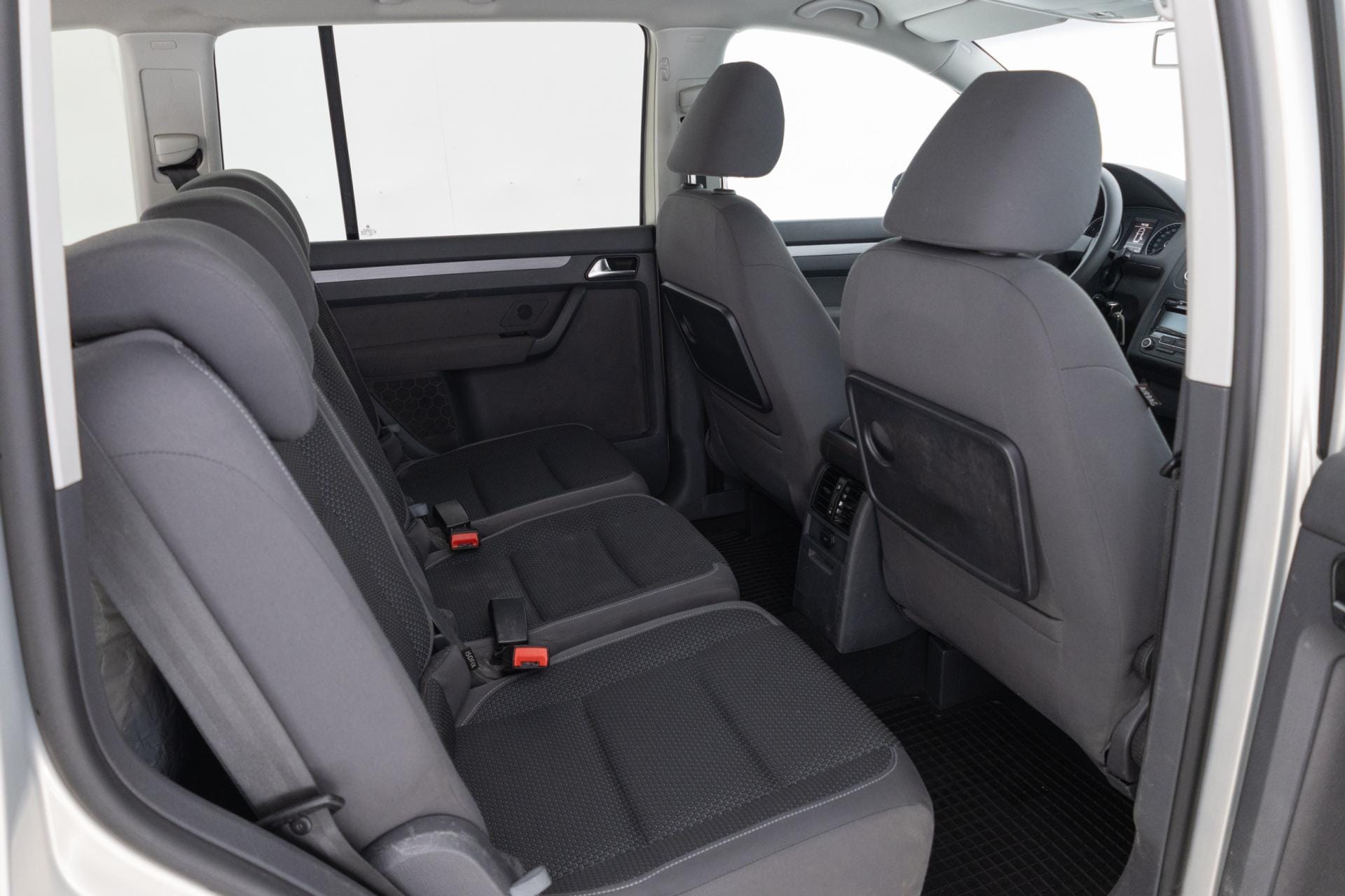 Myydään Volkswagen Touran 2011 15