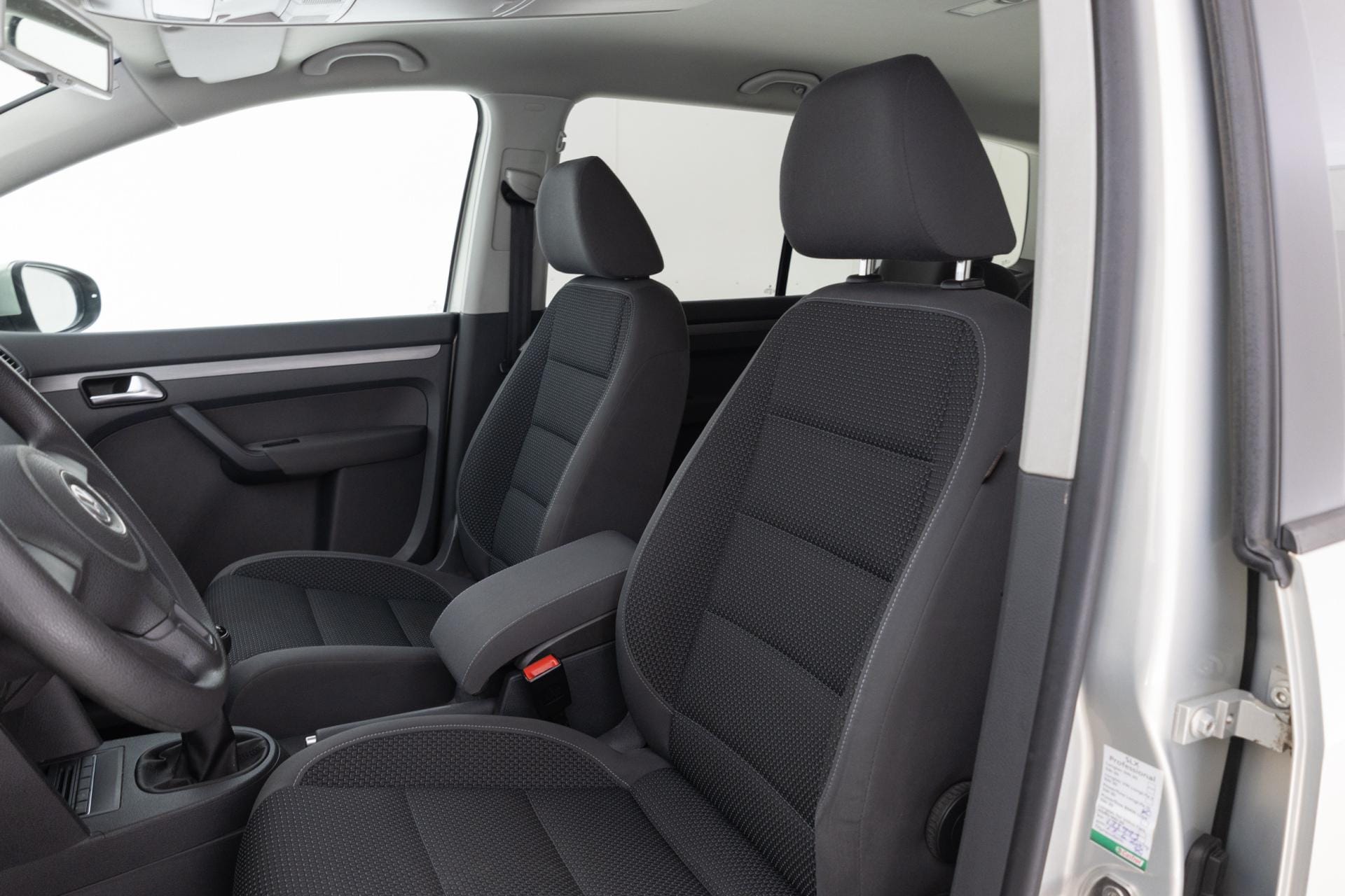 Myydään Volkswagen Touran 2011 11