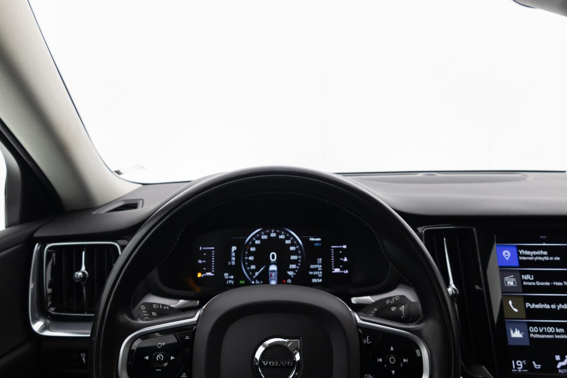 Myydään Volvo V60 2019 14