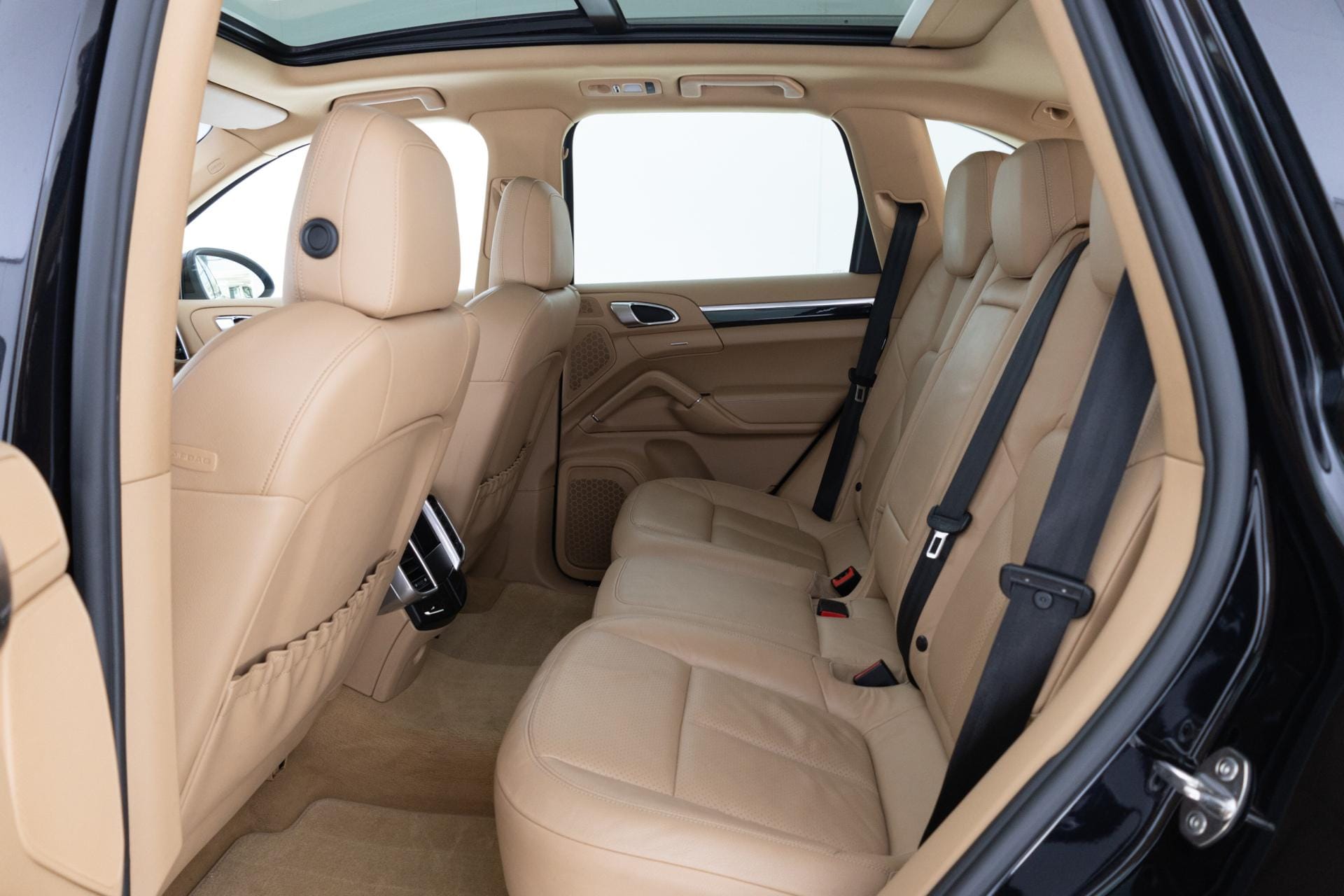 Myydään Porsche Cayenne 2010 13