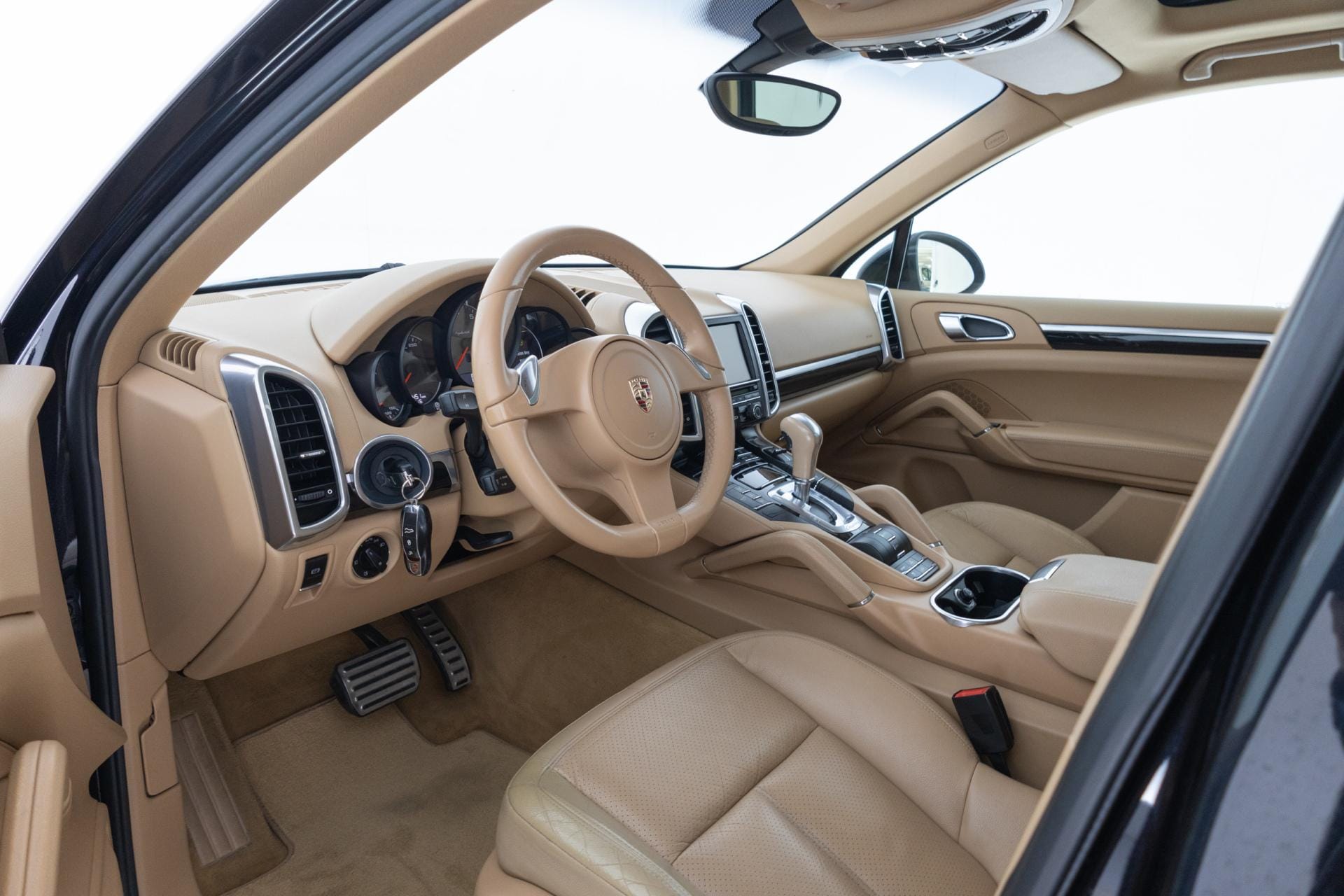 Myydään Porsche Cayenne 2010 10