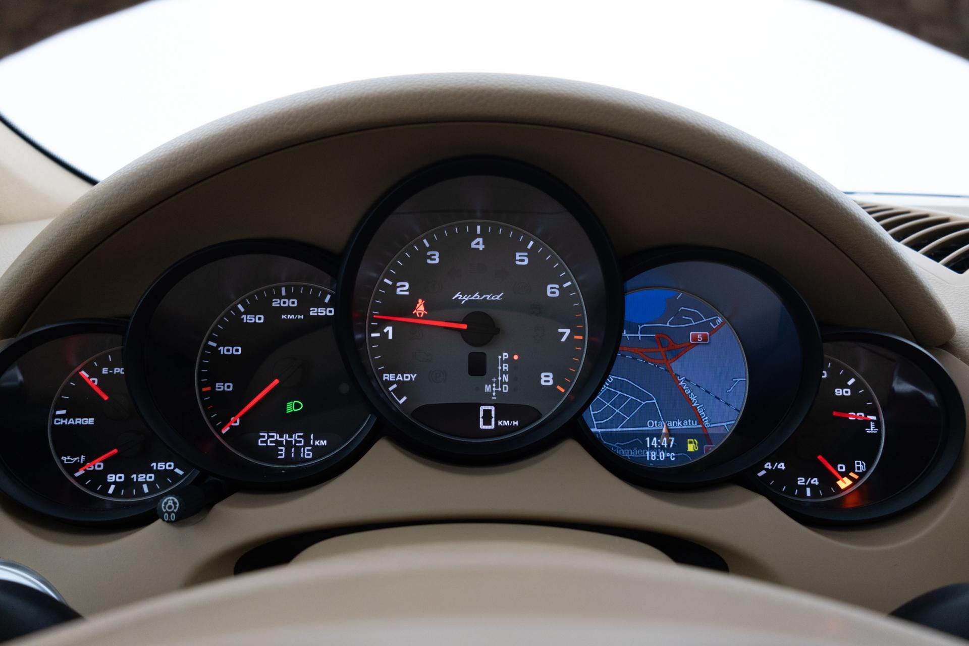 Myydään Porsche Cayenne 2010 22