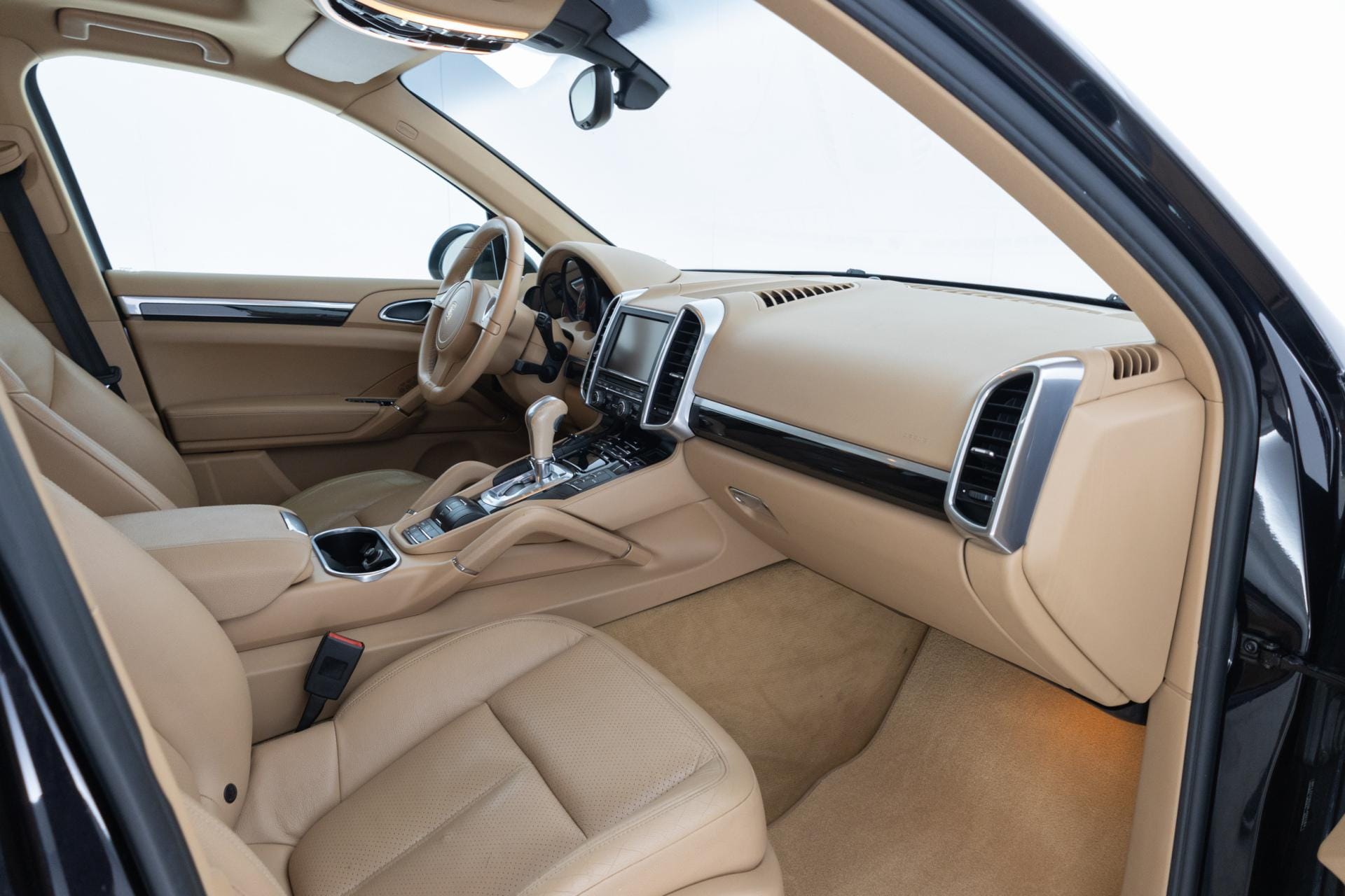 Myydään Porsche Cayenne 2010 15