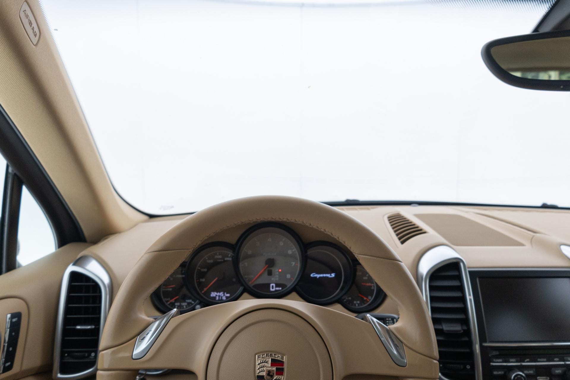 Myydään Porsche Cayenne 2010 17