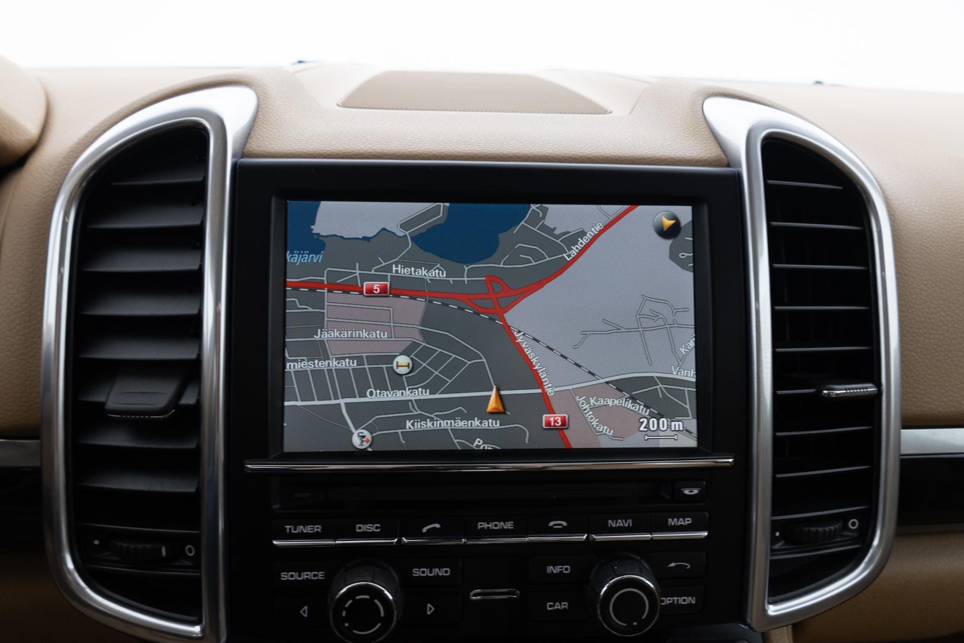 Myydään Porsche Cayenne 2010 20